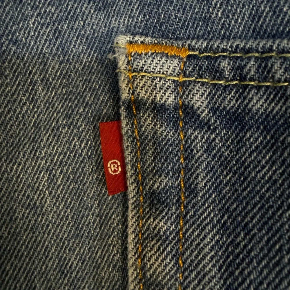 Levis 560 Comfort Fit Jeans Mens 42x34 Blue Medium Wash Baggy Tapered Denim
